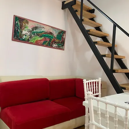 Apartment And Cozy X4 Victoria 2
